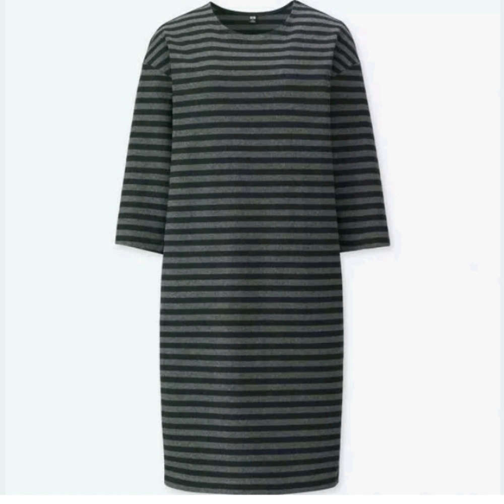 Uniqlo Striped Crew Neck 3/4 Sleeve Pocket…